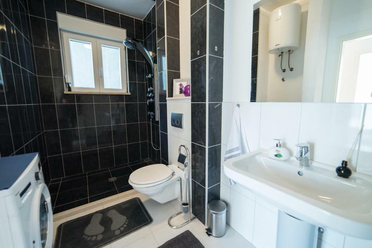De Luxe Apartment Mediteran 1**** Zaton  Eksteriør bilde